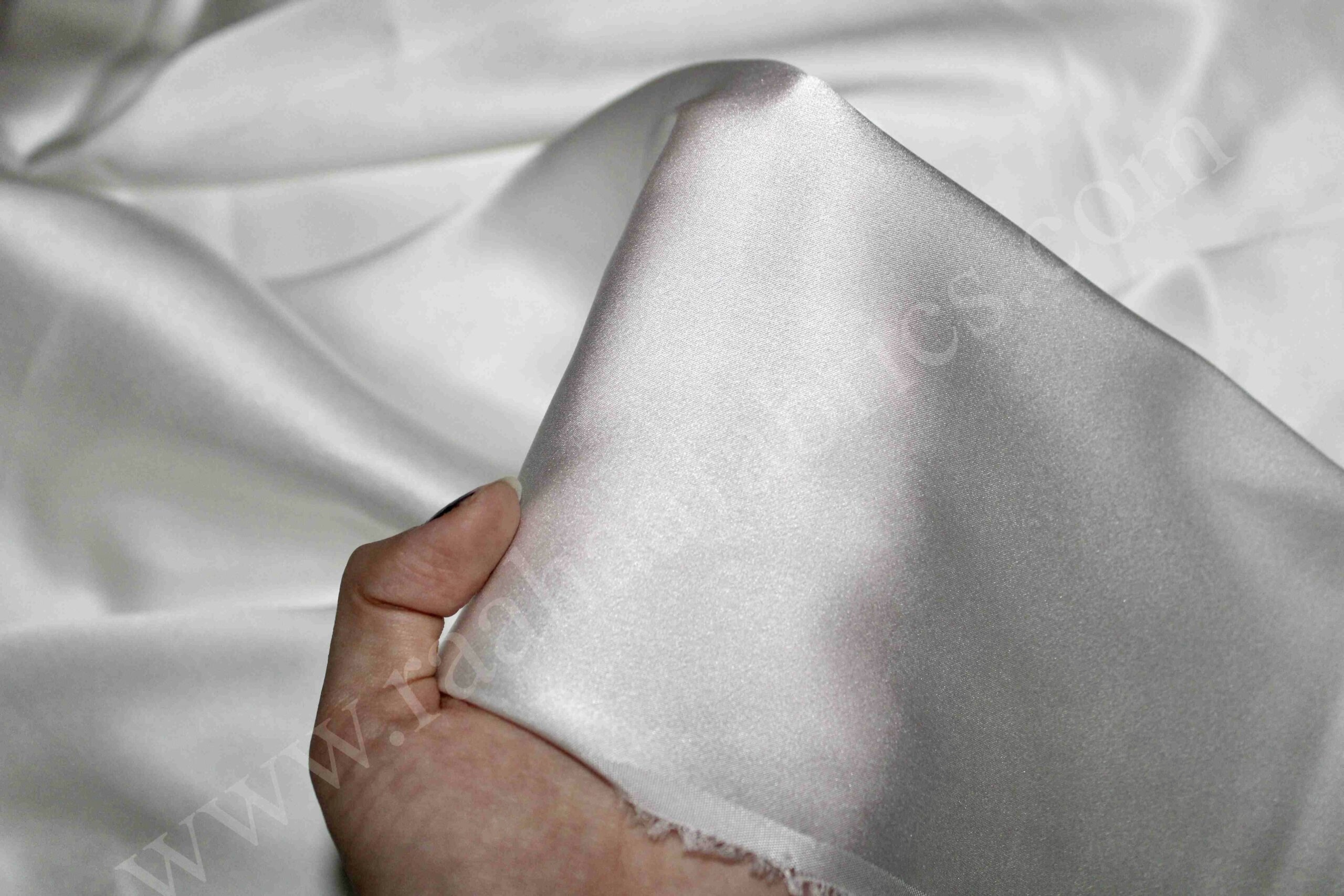 Pure Silk Satin 80 grams 19 Momme (Dyeable) - Image 2